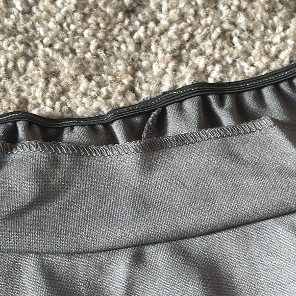 ✨✨Harry Potter Gryffindor Skirt✨✨ - Picture 6 of 9